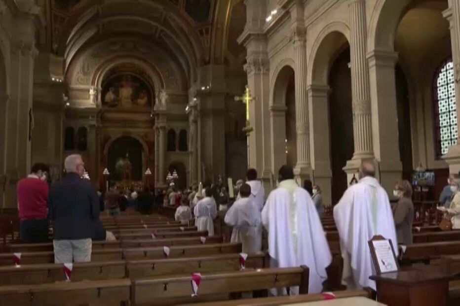 Centenas de padres abusaram de crianças em Portugal. Freiras e catequistas também são suspeitas