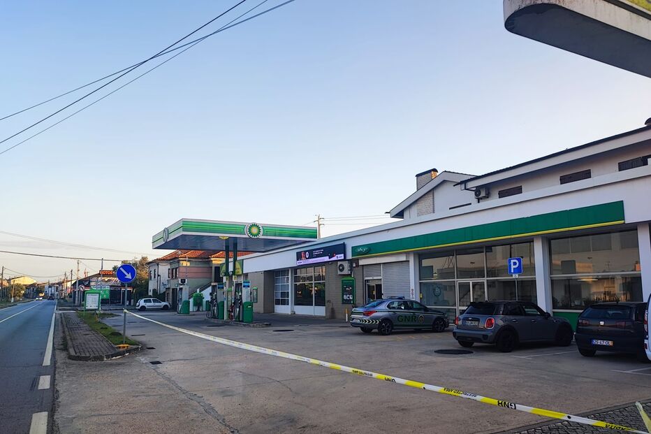 bombas de gasolina, assalto, Anadia