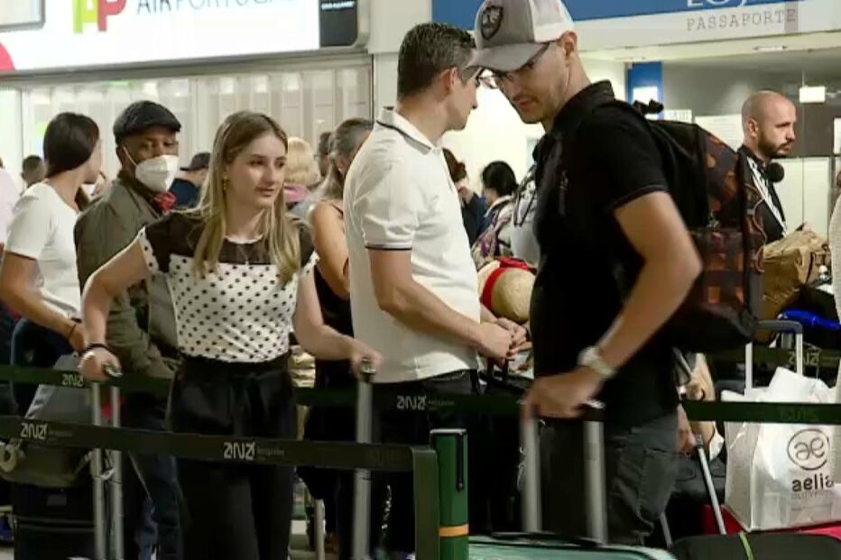 Pelo menos 30 voos cancelados esta segunda-feira no aeroporto de Lisboa