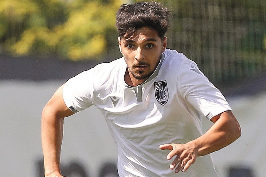 Rochinha, de 27 anos, começou nos infantis do FC Porto e chegou à equipa B do Benfica 