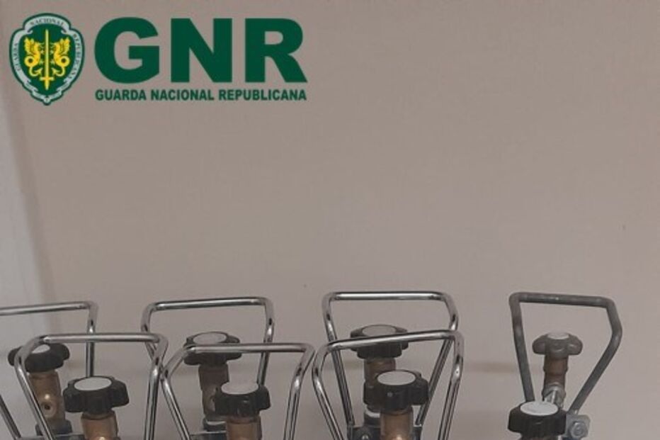 GNR, faro, botijas oxido nitroso