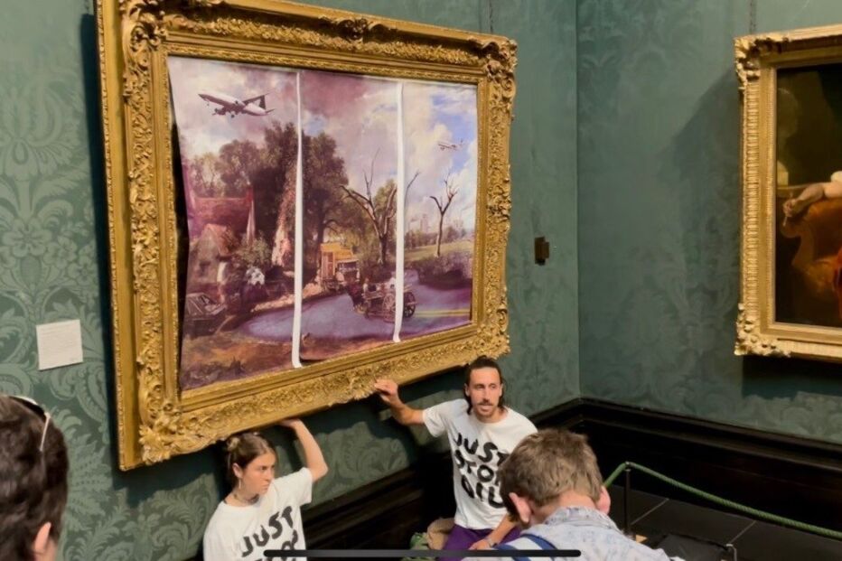 Grupo de ativistas invade Royal Academy