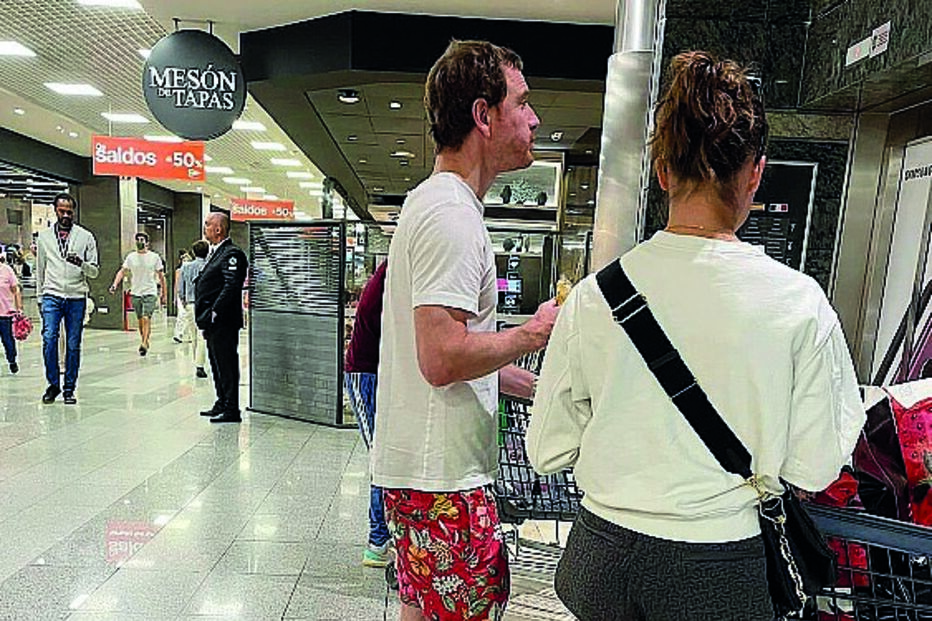 Casal foi fotografado em Lisboa