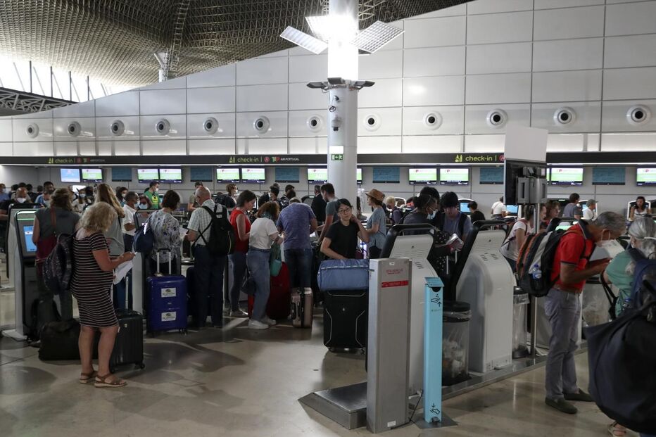 caos, aeroporto de lisboa, viagens, passageiros