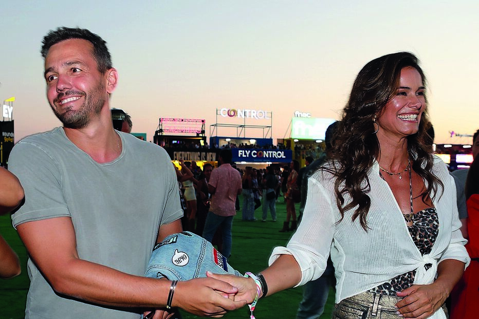 Pedro Teixeira e Cláudia Vieira num momento cúmplice no Nos Alive 