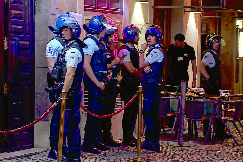 intervenção, psp, operação policial, bares, discotecas, Lisboa, detidos