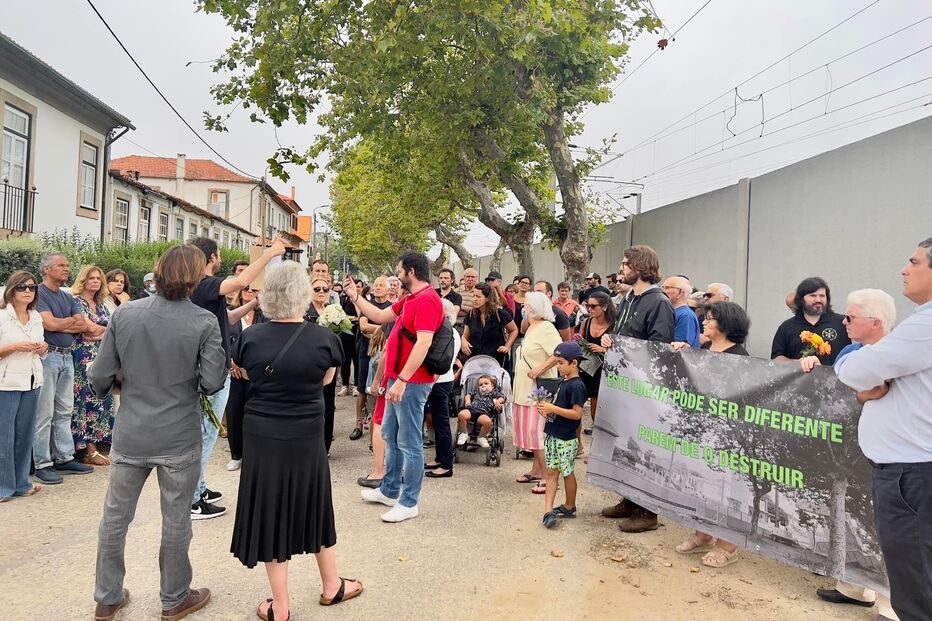 Manifestação contra passagem pedonal