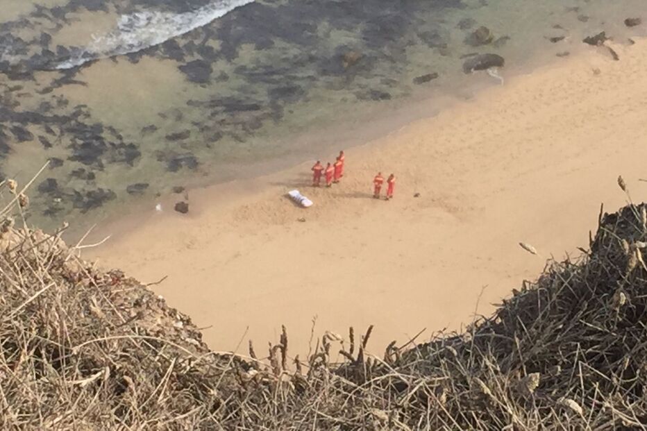 Homem morre na praia  das Amoeiras após sofrer doença súbita