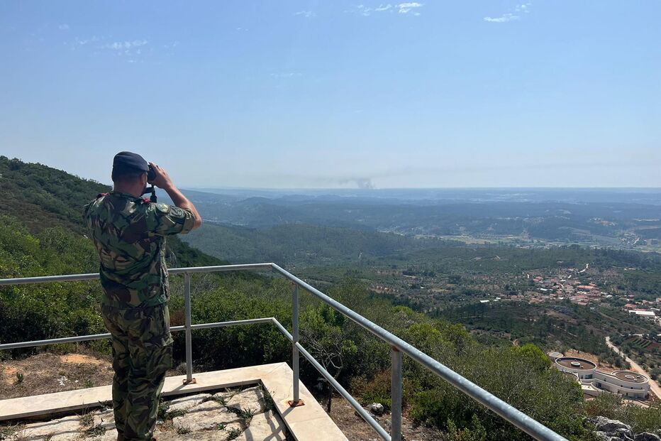 Forças Armadas reforçam combate aos fogos