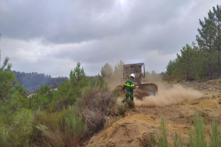 Forças Armadas reforçam combate aos fogos