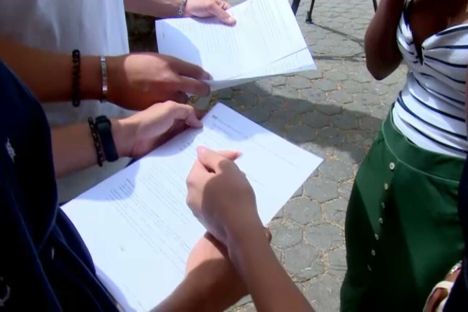 Secundário, exames, política, governo (sistema), educação, executivo (governo), ensino, questões sociais,