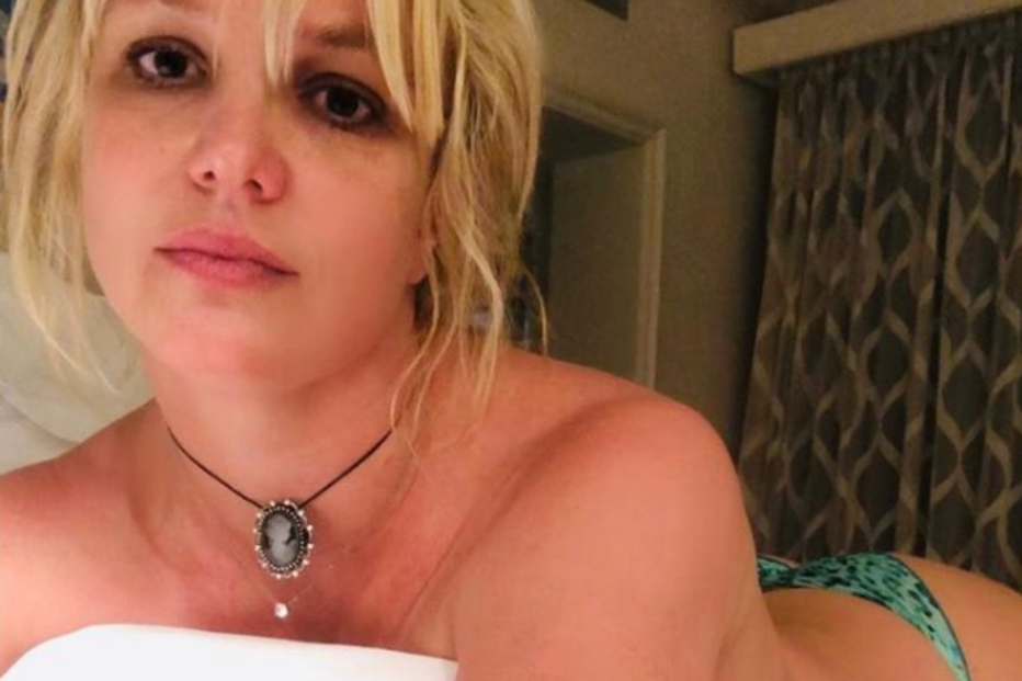 Britney Spears partilha fotos nua