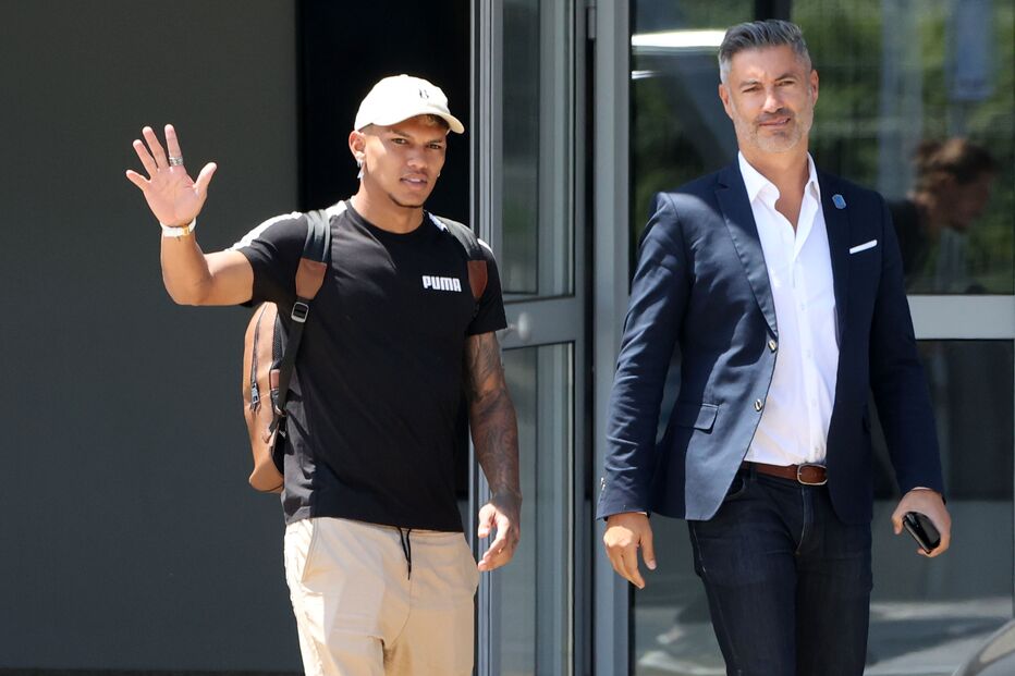 Gabriel Veron, FC Porto, Sporting, Vítor Baía, reforço 