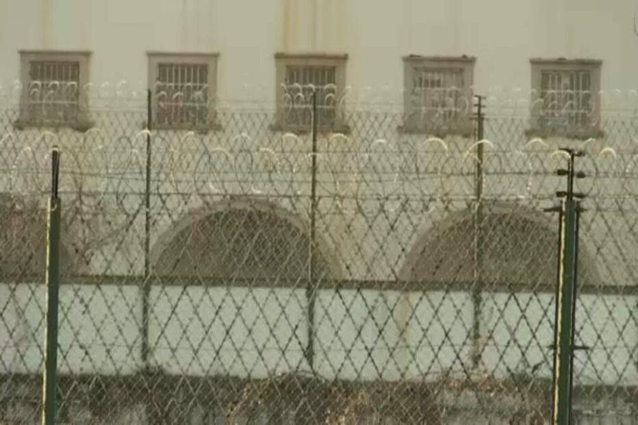 Reclusa transexual castigada por sexo na prisão de Santa Cruz do Bispo no Porto