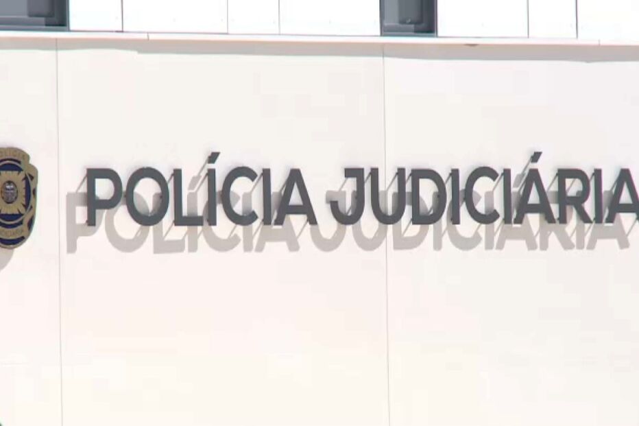 Inspetor da PJ dispara seis tiros contra menor