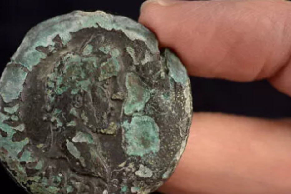 Moeda de bronze com 1850 anos