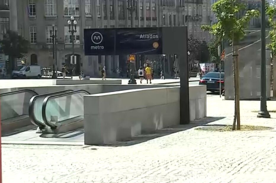 jovem, 23 anos, atacado, facadas, porto, metro do porto, avenida dos aliados, conflitos, grupos