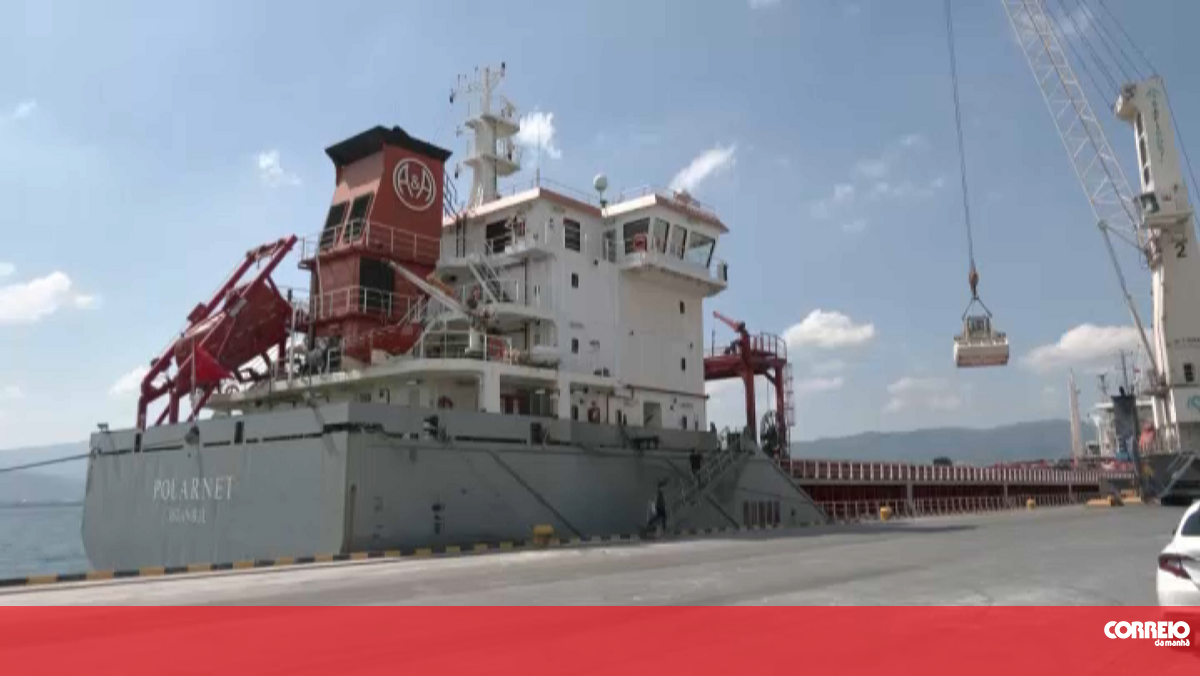The first Ukrainian grain carrier moored in Turkey and is waiting for a buyer for the cargo