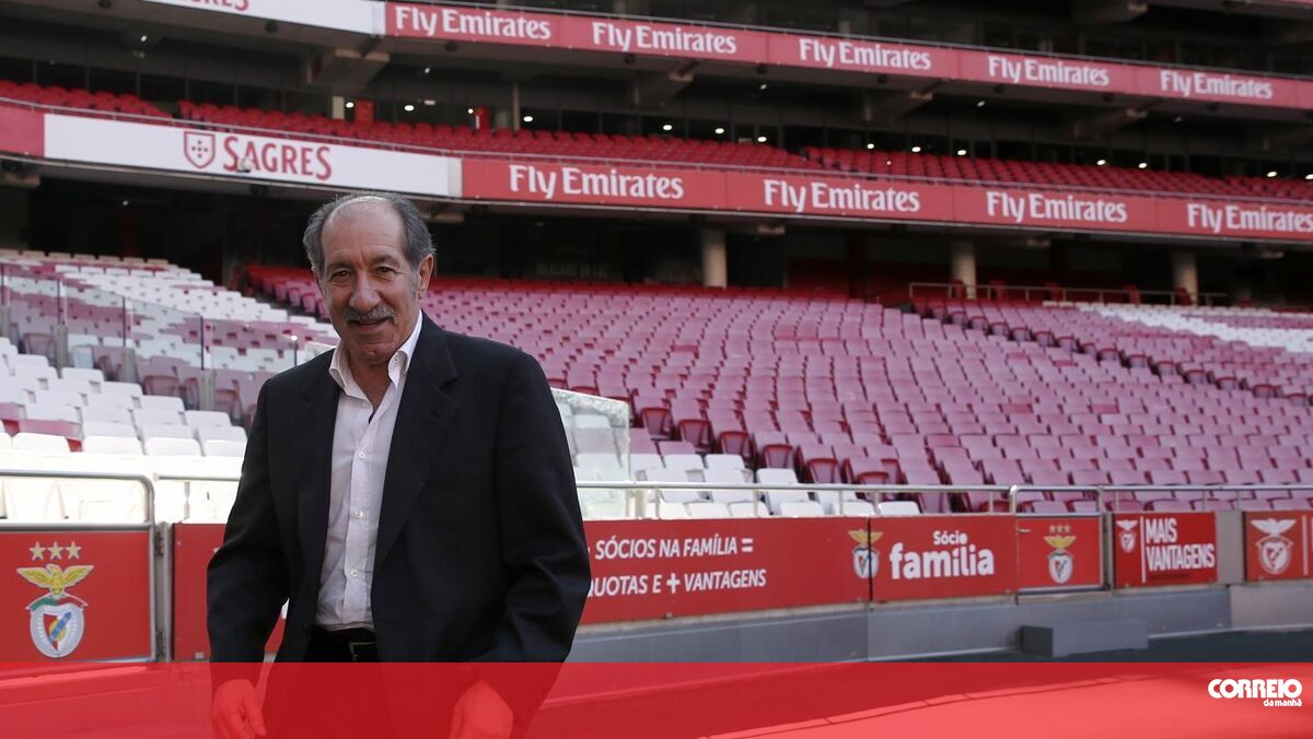 Benfica retire number 10 this season in honor of Chalana