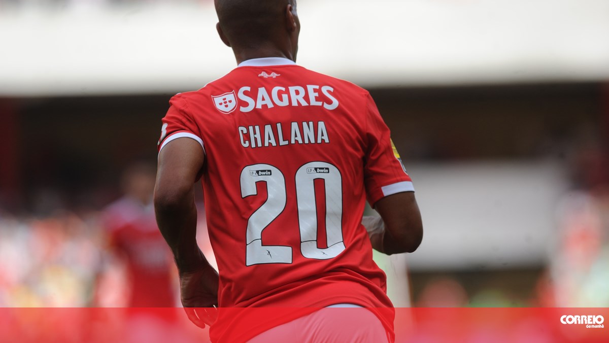 The Pequeno Genial name on the jerseys of all Benfica players.