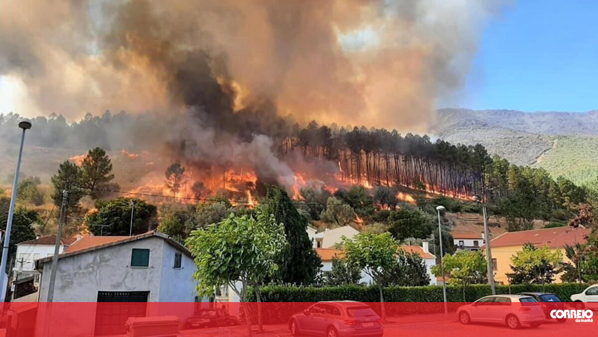 More than a thousand operatives put out a fire in the Serra da Estrela