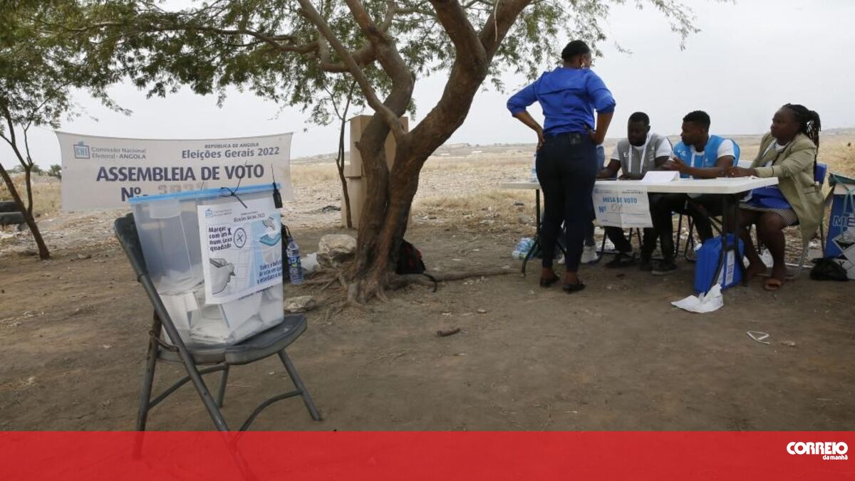 Outside Luanda, under trees or in schools, voting is still a problem.