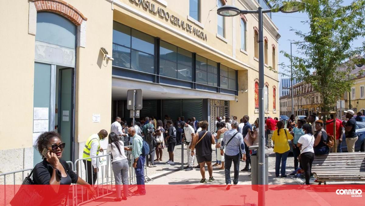 Police called after riots outside Angolan consulate in Lisbon