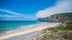 Vai de fim de semana prolongado? Conheça nove praias portuguesas isoladas e paradisíacas 