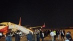 'Zédu chegou': Chorou-se no aeroporto de Luanda na chegada do corpo do ex-presidente angolano 