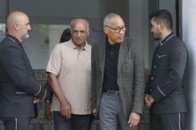 Shéu Han, antigo jogador do Benfica, durante o velório de Fernando Chalana 