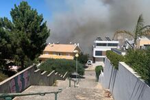 Incêndio deflagra junto ao centro comercial Almada Forum