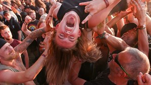 Nuvens de pó e muito ‘headbanging’: O maior festival de heavy metal do mundo está de volta