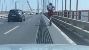 PSP interceta homem que atravessou de trotinete a Ponte 25 de Abril em Lisboa