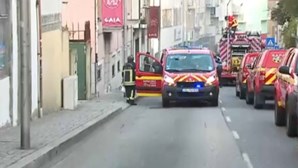 Bombeiro ferido em incêndio no edifício da Cruz Vermelha en Vila Nova de Gaia