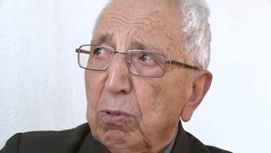 Homem rouba 400 euros a padre de 96 anos e esconde-os em meia 