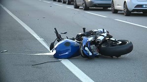 Motociclista de 33 anos morre em colisão com carro na EN13 em Vilar do Pinheiro