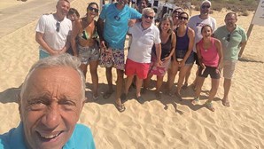 Marcelo de férias no Algarve rodeado de amigos