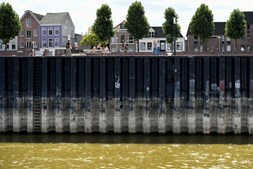Rio Waal, um dos braços do rio Reno, em Nijmegen, nos Países Baixos