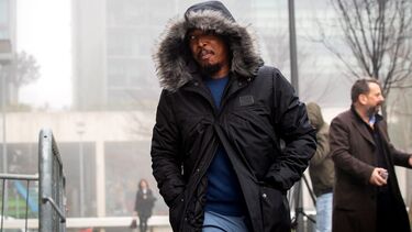 Membro de claque do Benfica que matou italiano entrega-se na cadeia 