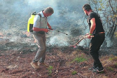 incêndios, fogos, combate às chamas, populares, bombeiros