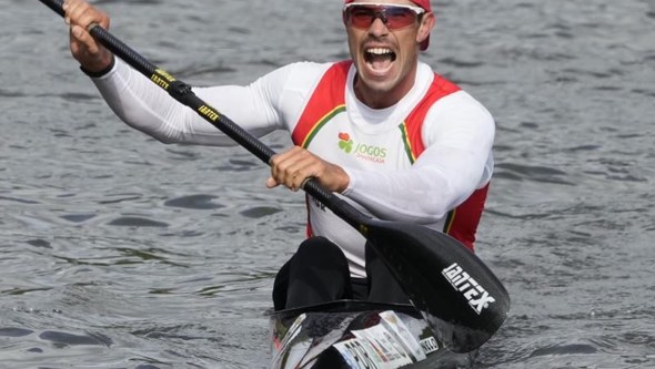 Fernando Pimenta volta a vencer uma medalha de ouro na Taça do Mundo de canoagem