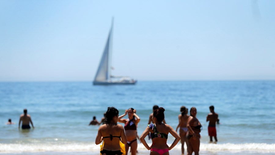 Onda de calor provocou uma corrida às praias de todo o País