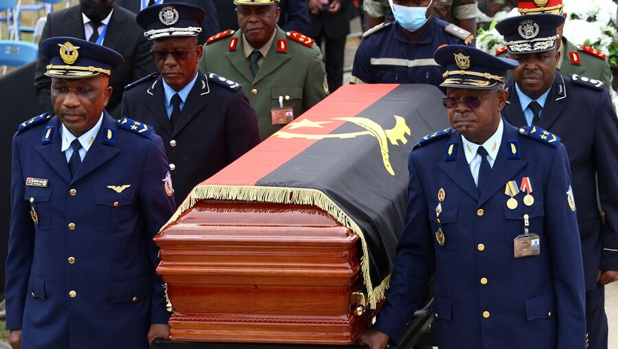 Cortejo fúnebre do ex-Presidente angolano 