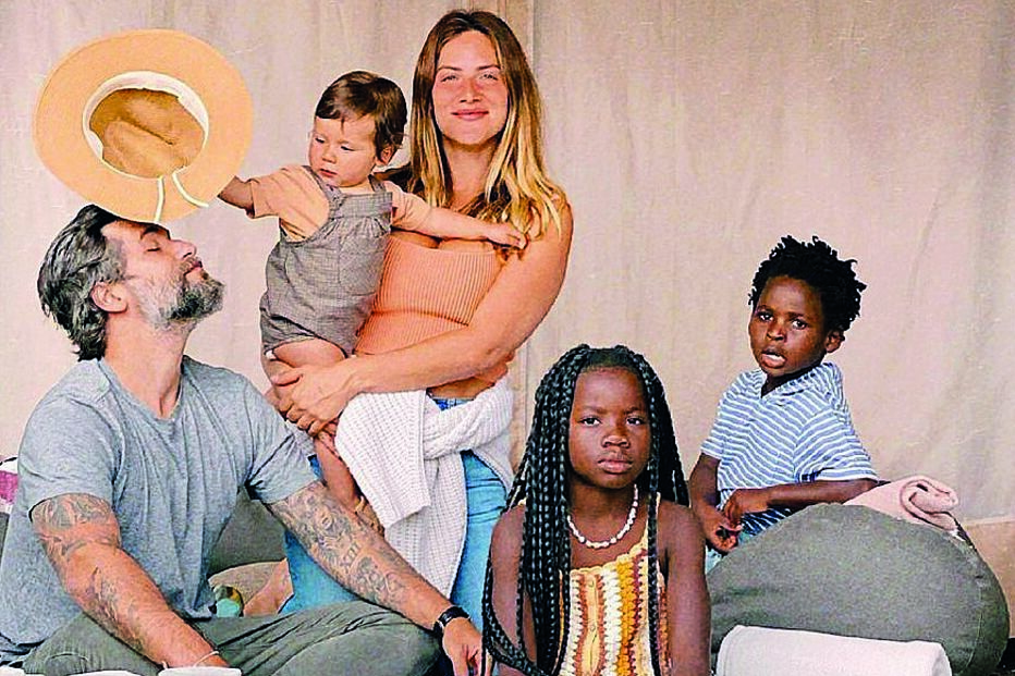 Giovanna Ewbank, marido e filhos