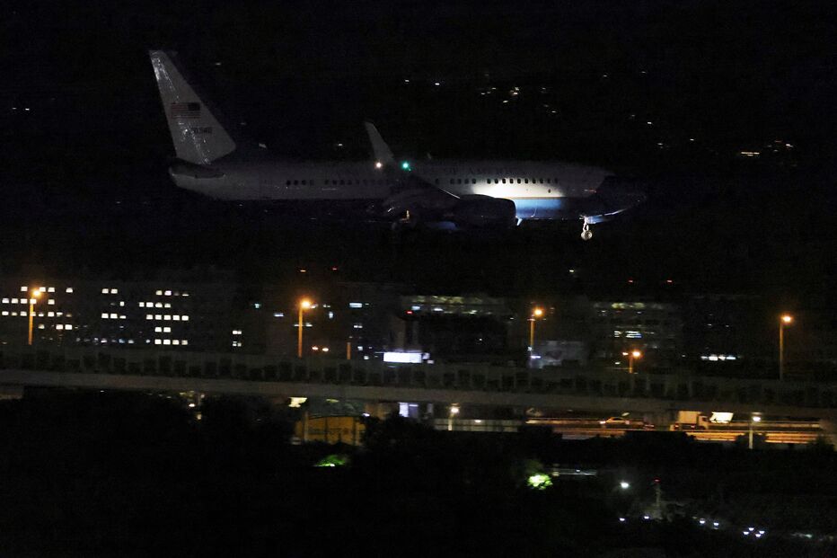 Nancy Pelosi aterra em Taiwan