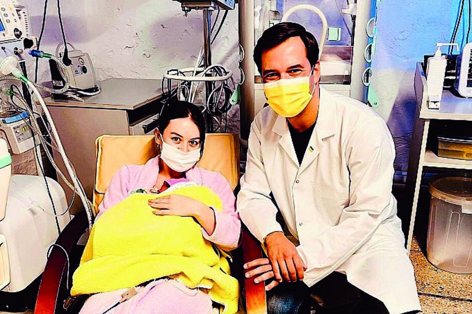 Batista Leite seguiu os primeiros dias de Milana, no Hospital Regional de Lviv.  A bebé, que nasceu prematura, com menos de um quilo, conseguiu recuperar