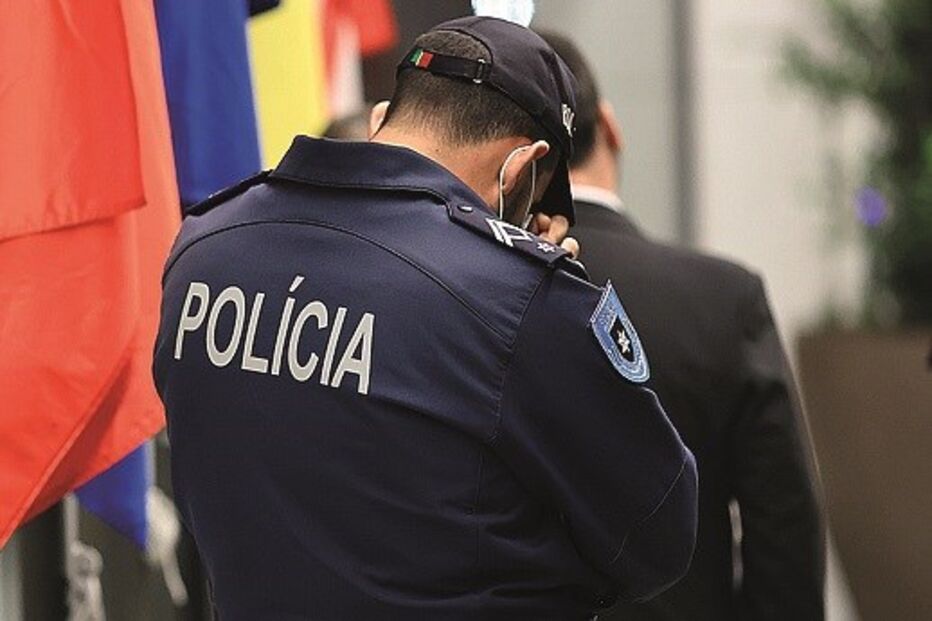 Agentes têm de fechar esquadra