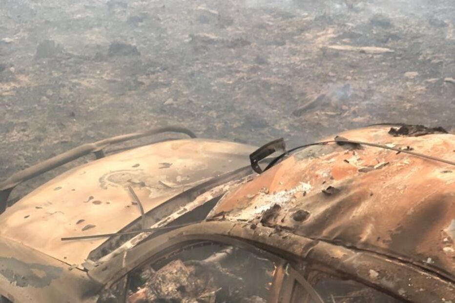 Duas viaturas dos bombeiros ardem no combate ao fogo da Serra da Estrela