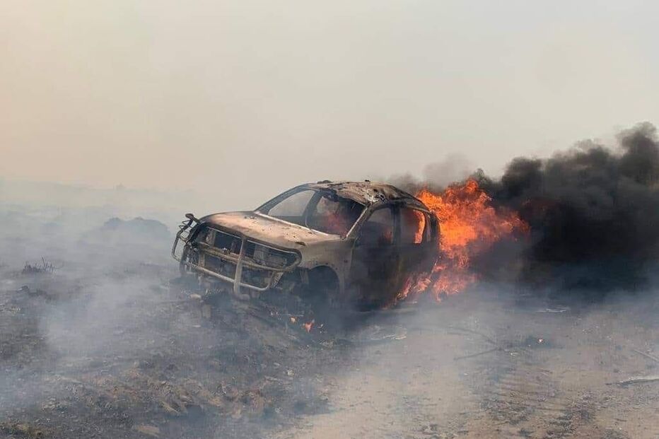 Duas viaturas dos bombeiros ardem no combate ao fogo da Serra da Estrela