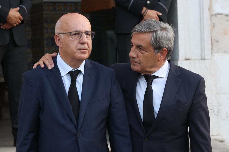 Fernando Seara e Fernando Gomes no velório de Chalana